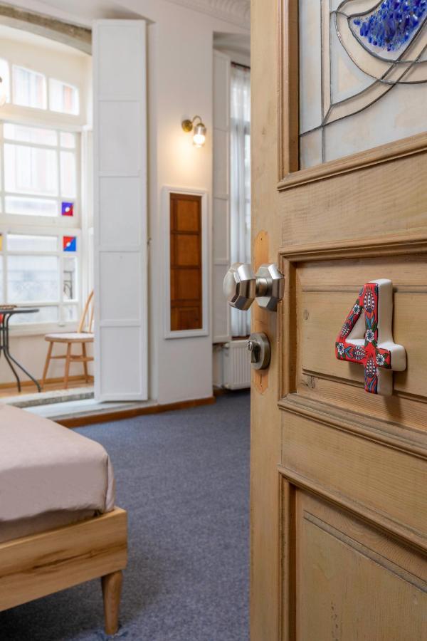 9 Pera Apartment Истанбул Екстериор снимка